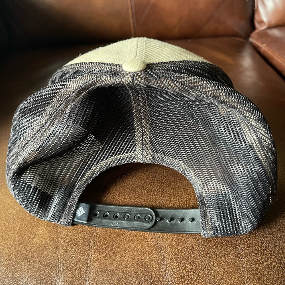 Columbia snap back - Picture 2 of 2